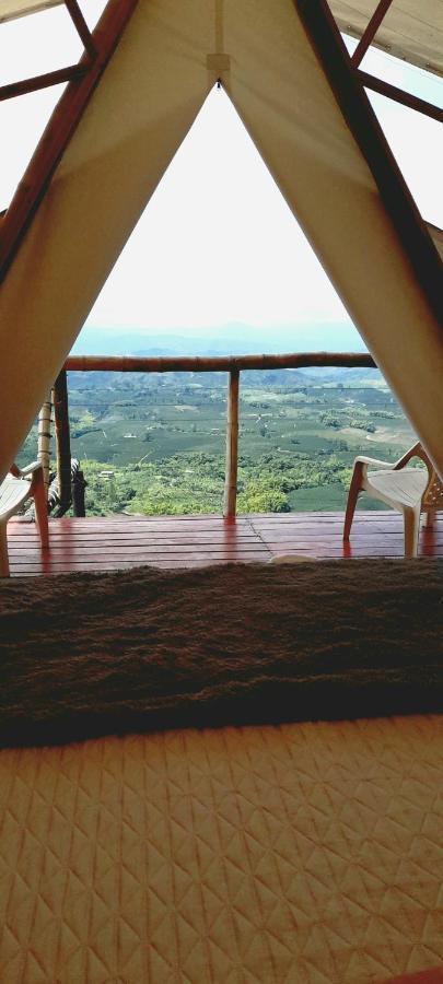 Hotel Glamping Orosierra à Chinchiná Extérieur photo